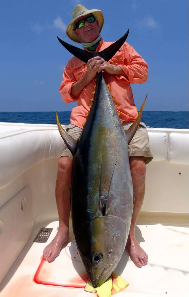 img-Monster 750# Black Marlin and 200# Tuna – Sport Fish Panama Island Lodge – March 20-April 3, 2016