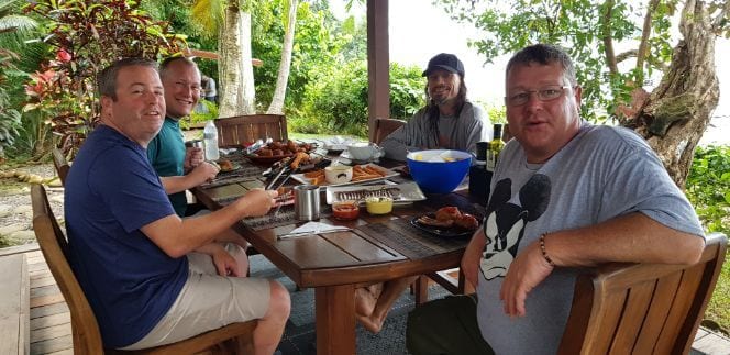 Cocktail hour for anglers at Sport Fish Panama Island Lodge