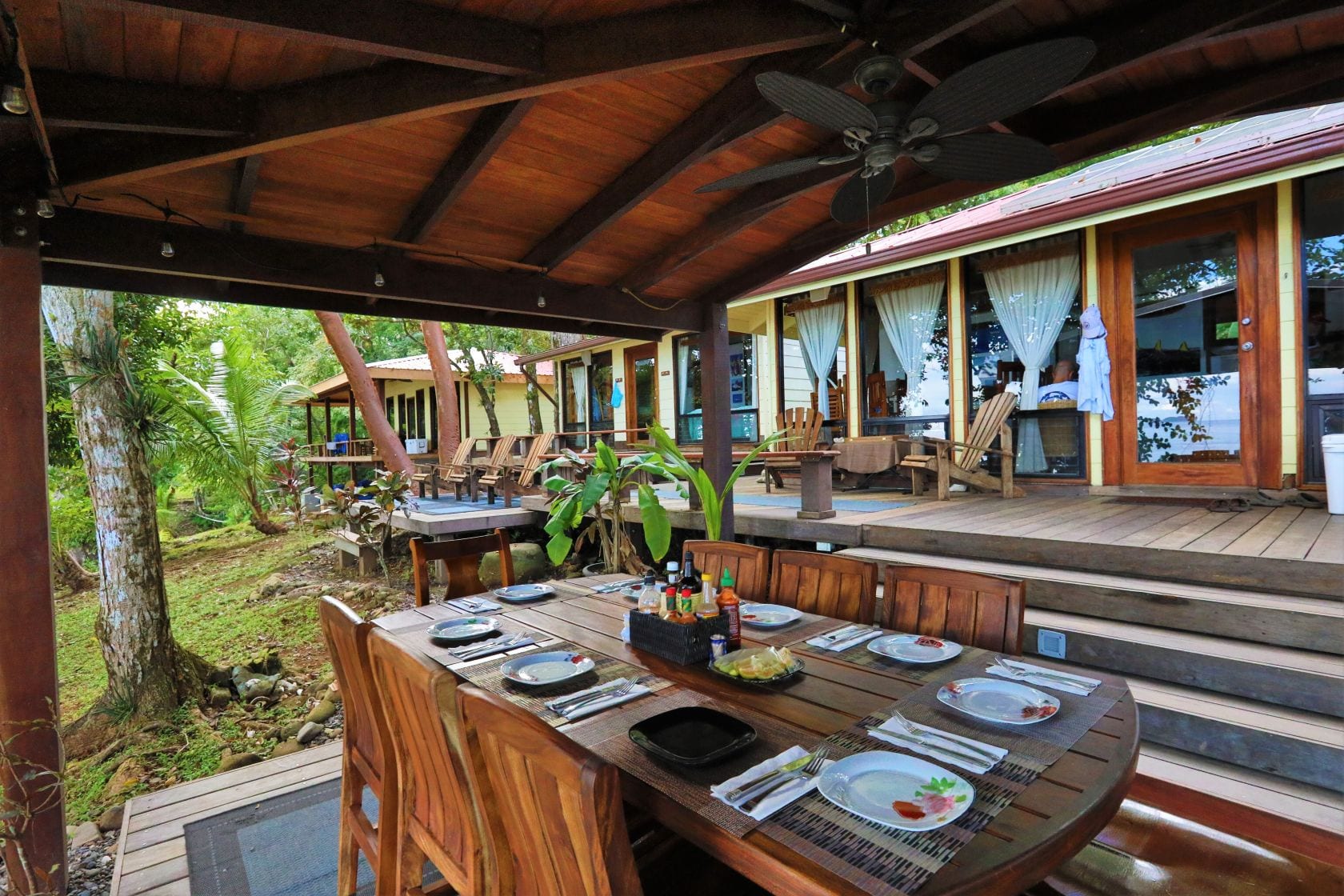 Sport Fish Panama Island Lodge outside dining table