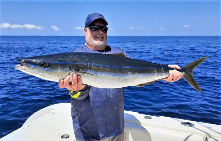 How to Catch a Rainbow Runner and Prepare This Fish to Eat